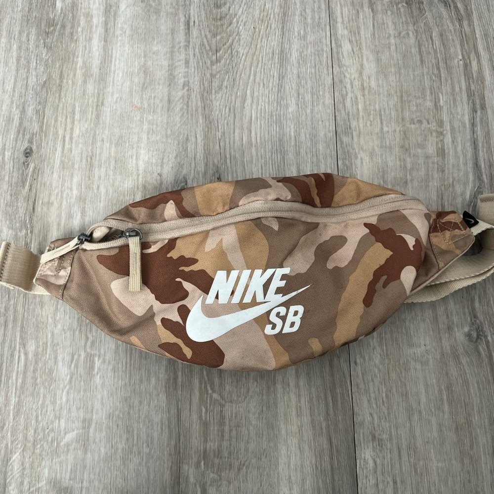 Nike Sb Camo Fanny